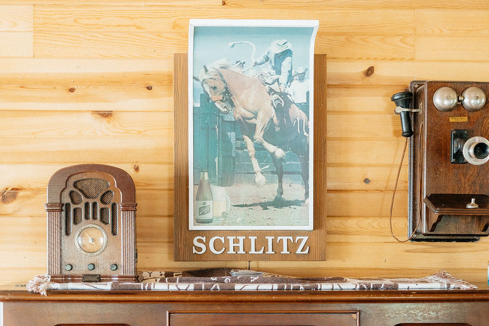 Vintage western decor in a groomsman suite.