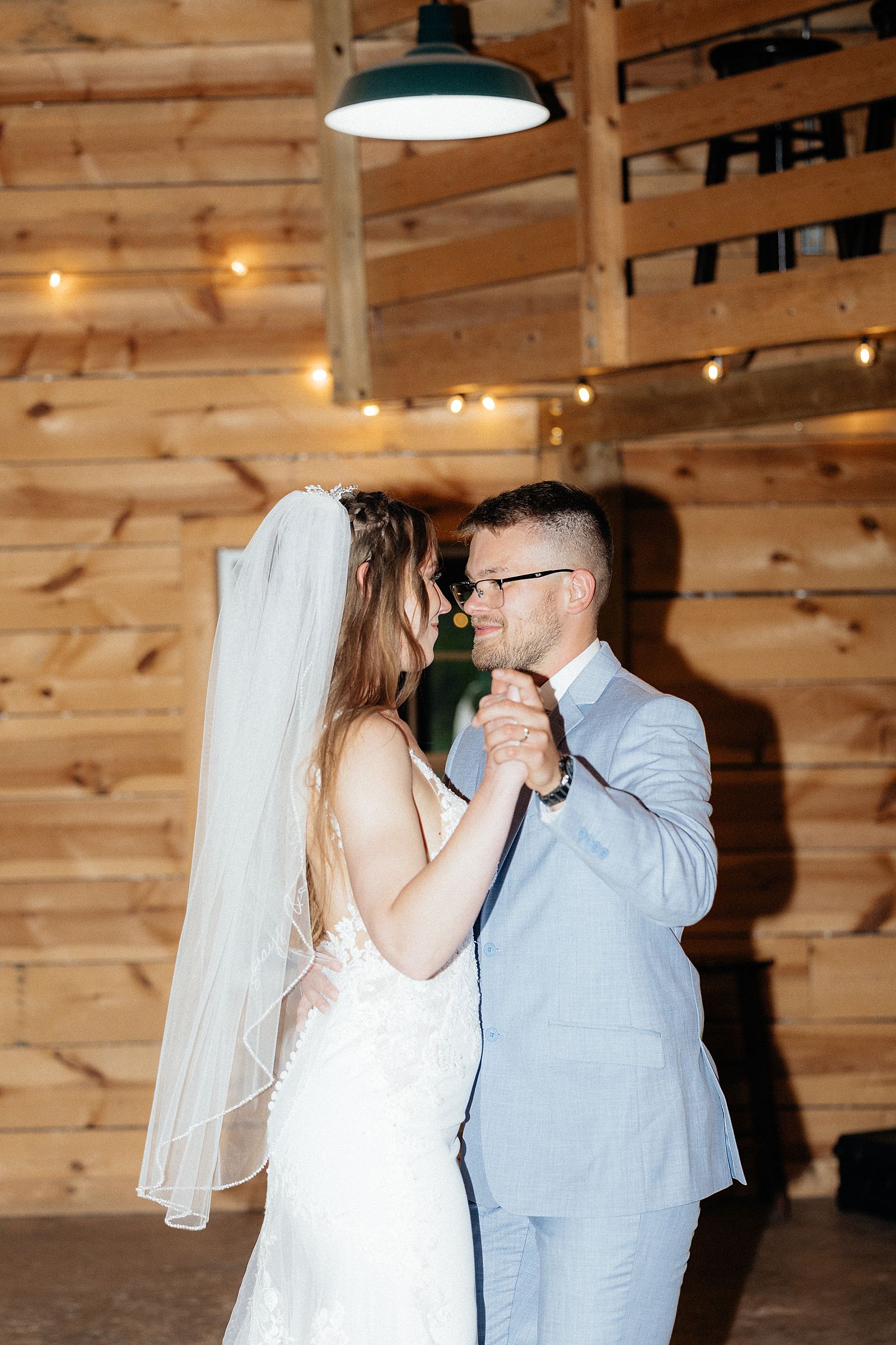 The bride and groom's first dance.