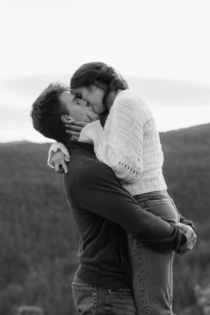 Sam and Savanah kissing at Falling Rock.